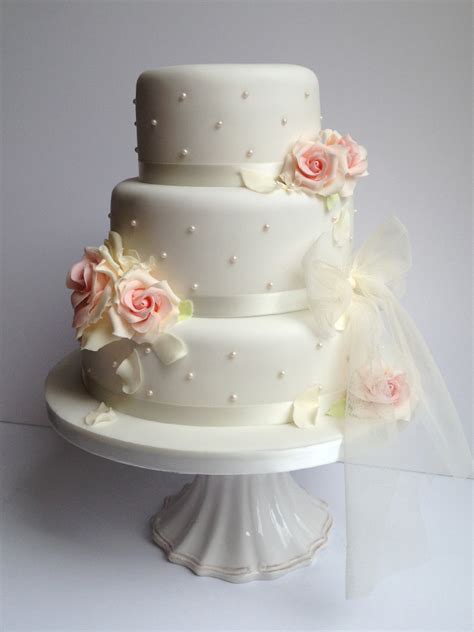 ready made wedding cakes tesco.